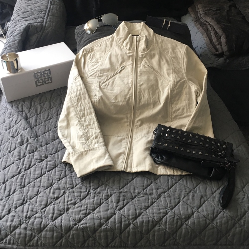EUC Mexx tan fitted blazer